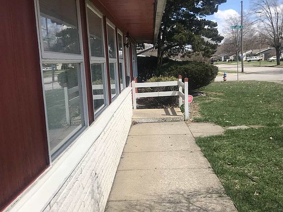 2nd image of 3035 Rexford Dr
