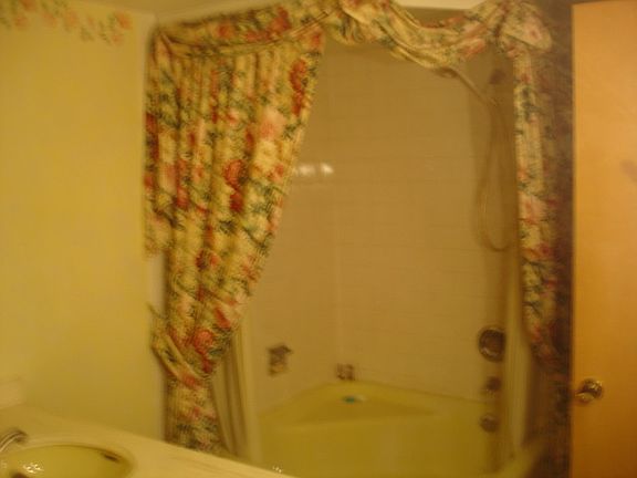 4th image of 10334 S Avenue H
