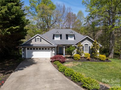 69 N Willow Brook Dr, Asheville, NC, 28806