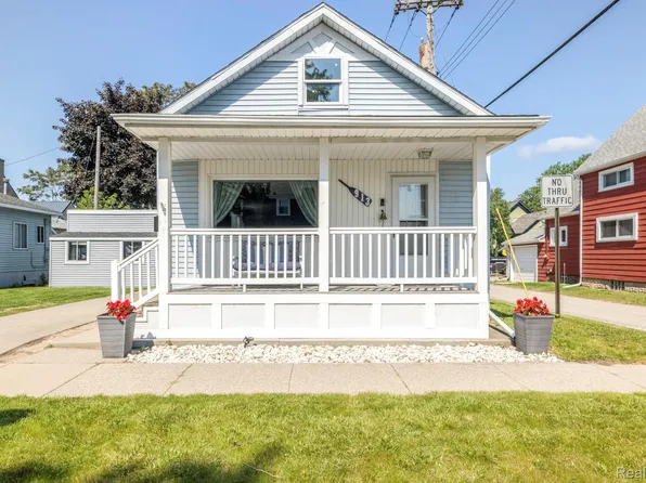 913 Michigan St, Port Huron, MI 48060