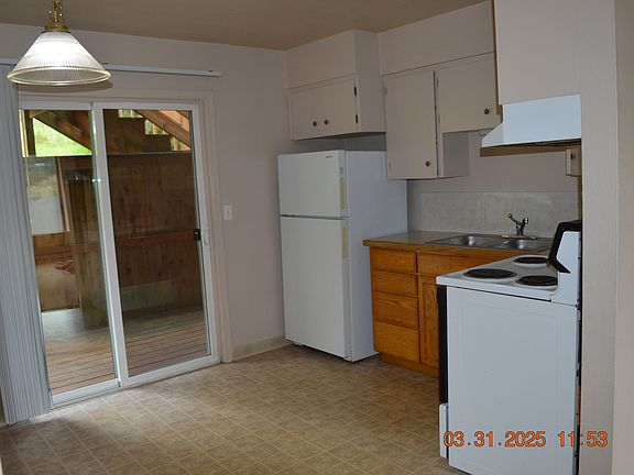 5th image of 810 S Nehalem St #2
