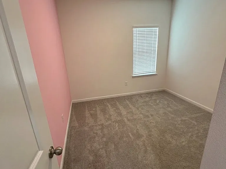 813 Landmark Hills Dr — Photo 8