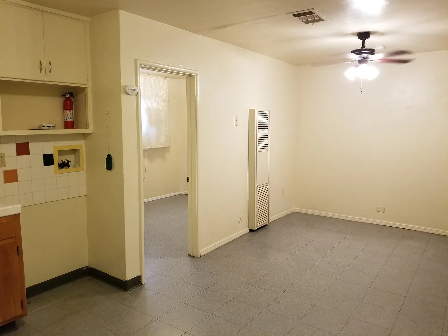 1 bed, 405 sqft, $830 — Photo 2