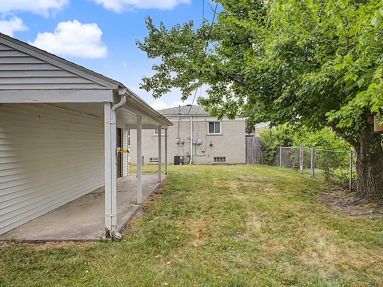 24315 Currier St — Photo 29