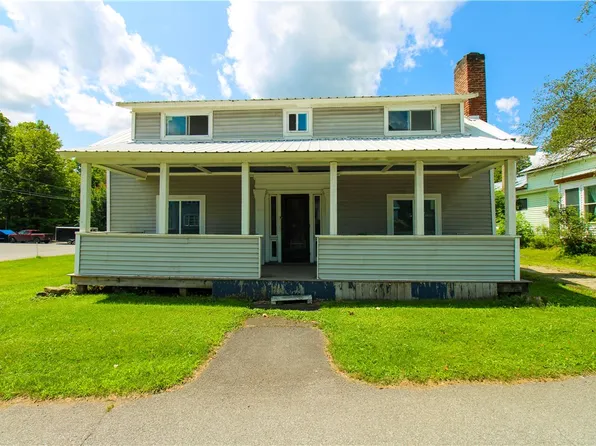 85 Broad St, Morris, NY 13808