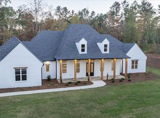 2660 Club Dr, Greensboro, GA