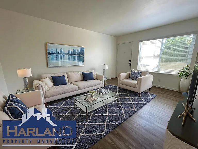 4515 Bancroft St #4 — Photo 13