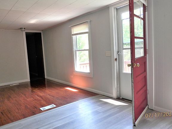 4th image of 6 House Ln