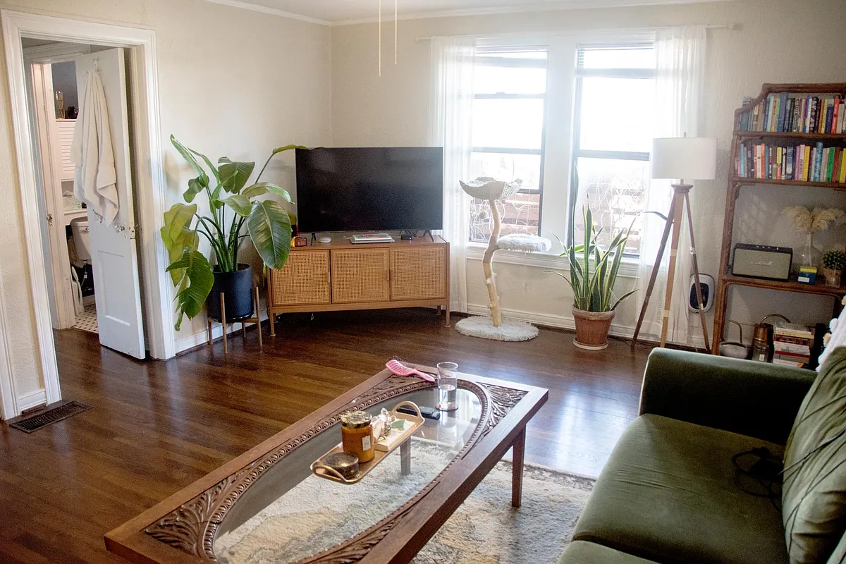 Building Photo - 1830 Moser Ave #100