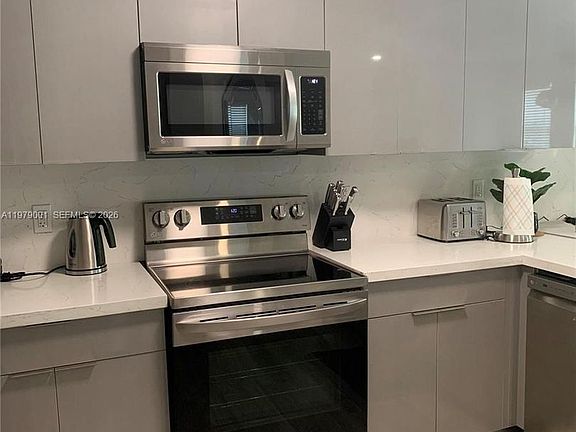 5th image of 10902 NW 83rd St APT 216