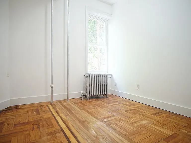 134 E 59th St #1 — Photo 5