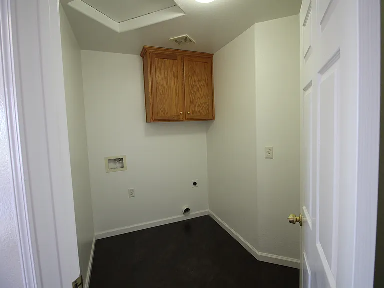 5325 N Rosalia Ave — Photo 24