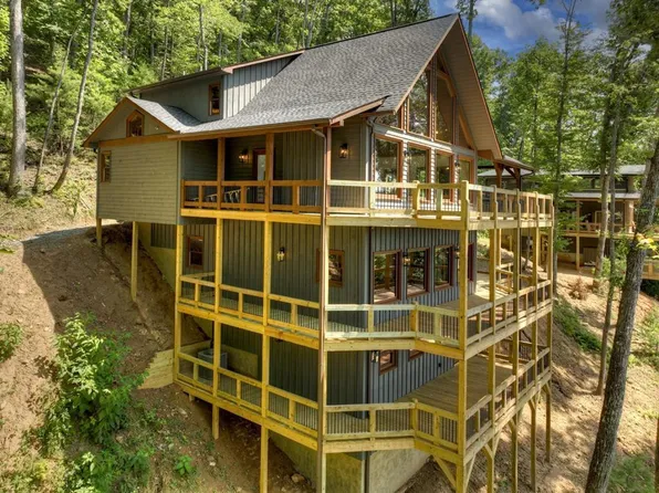 281 Mountain Retreat Dr, Morganton, GA 30560