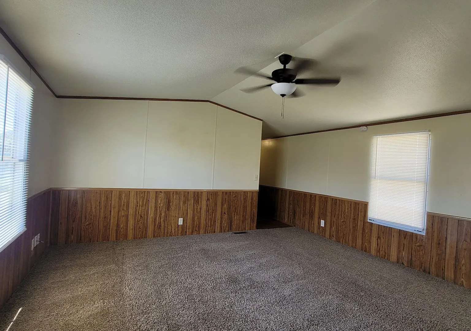 3/2 with Carport in Commanders Palace - Frenship School District — Photo 2