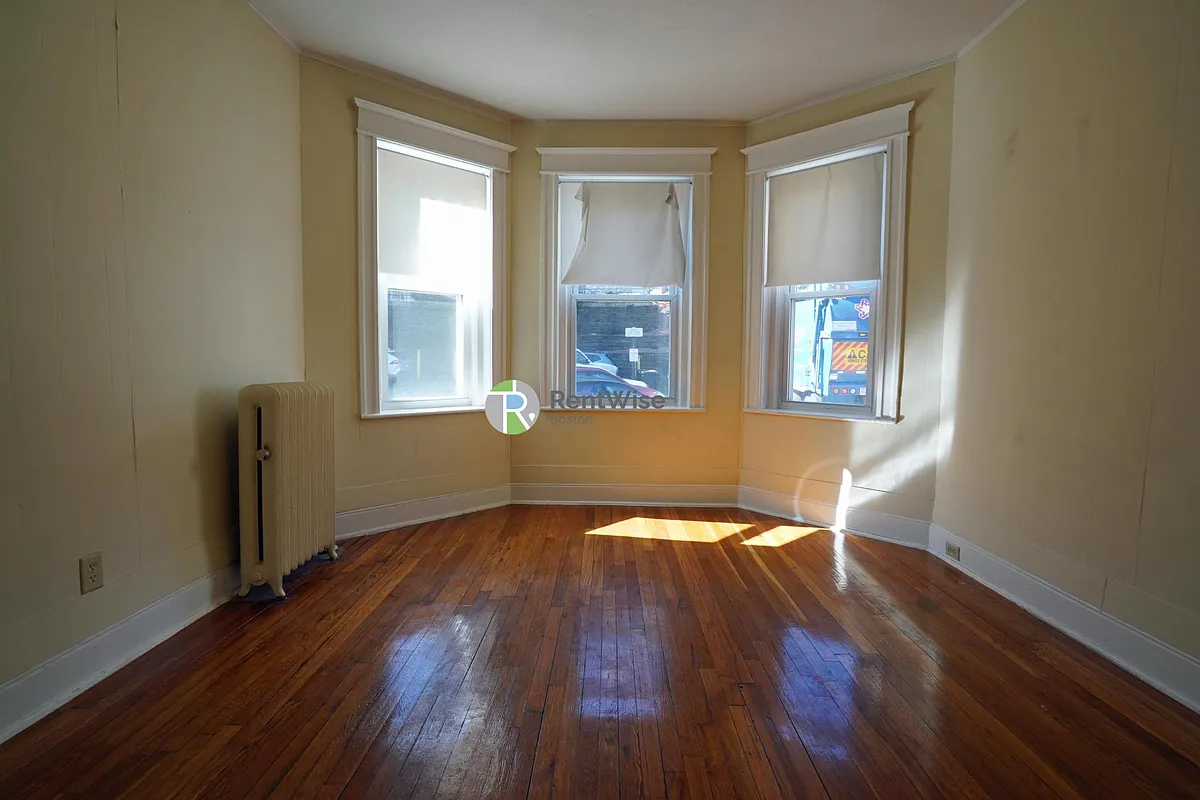 Building Photo - 217- 221 Kelton St