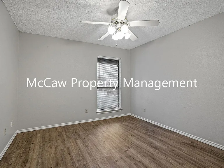 715 Long Ct — Photo 6