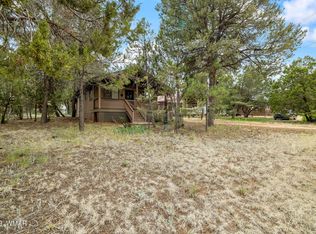 2143 Blue Jay Rd, Overgaard, AZ 85933