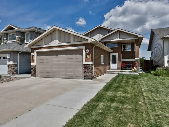 111 Firelight Way W, Lethbridge, AB T1J 4B2