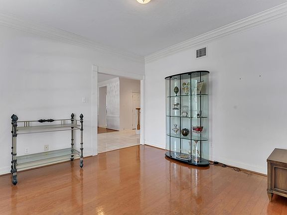 5th image of 1038 Trapper Hill Dr