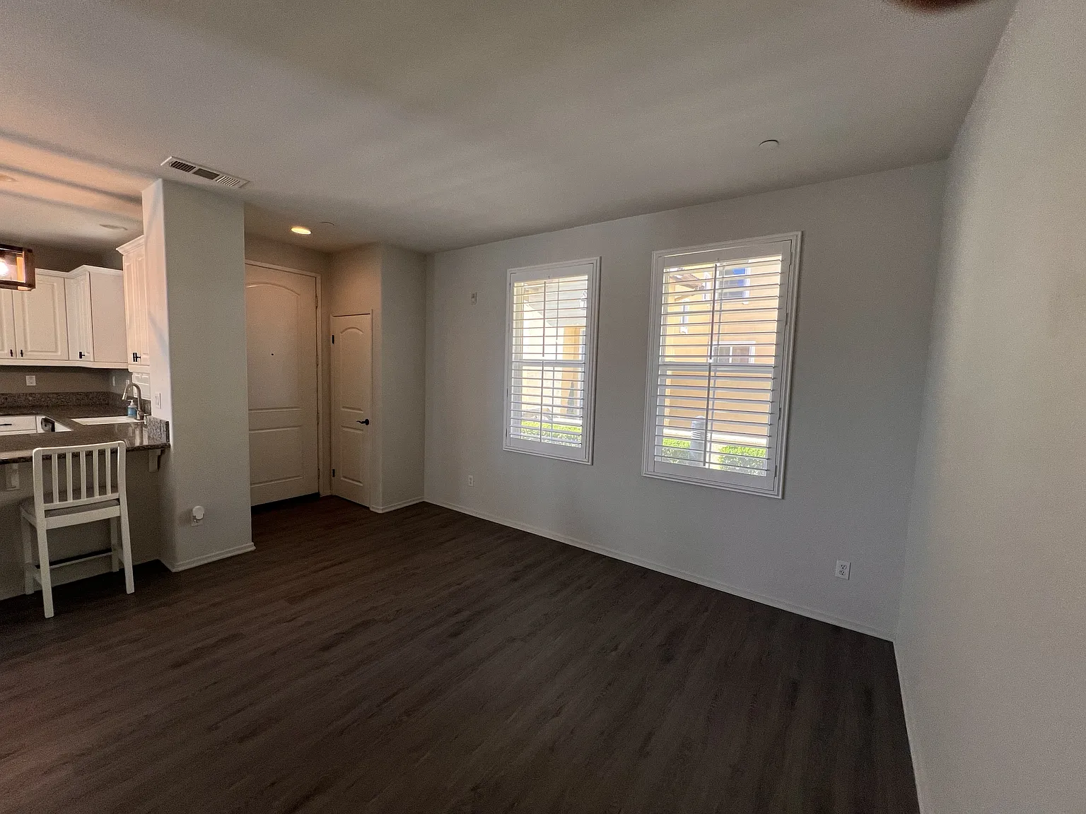 8090 Cornwall Ct — Photo 3