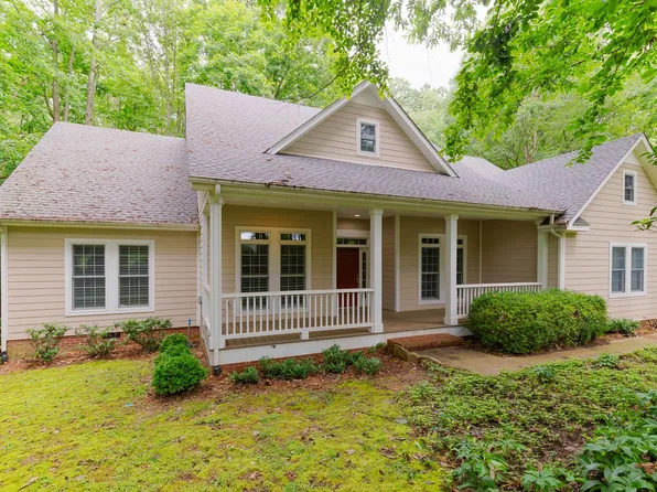 238 Wiggins Creek Dr, Sewanee, TN 37375