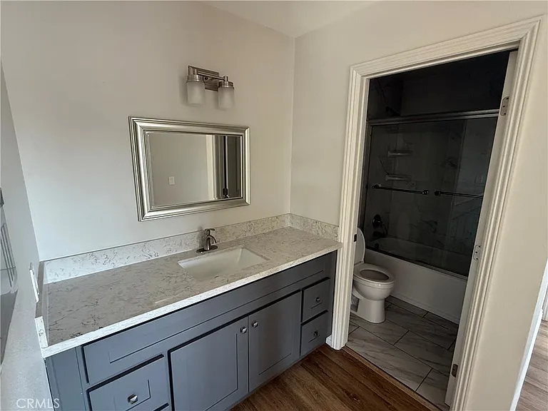 400 N Hobart Blvd #304 — Photo 4