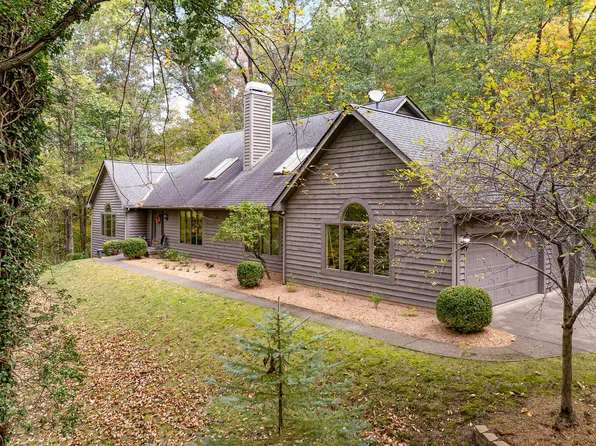 830 Berwyn Ln, Newark, OH 43055