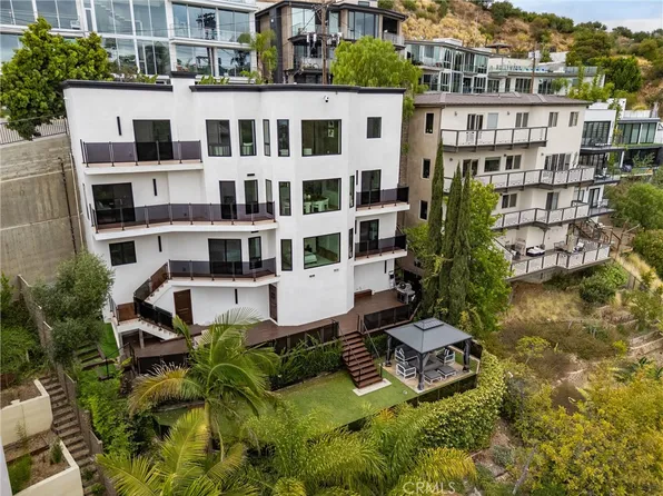 6438 Georgius Way, Los Angeles, CA 90068