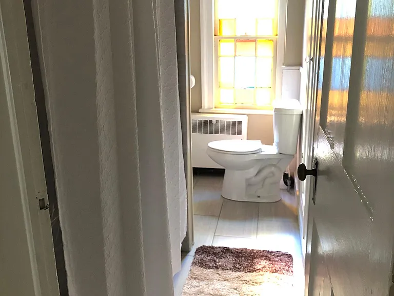 Bathroom - Tub/ Tile Shower/ Stained Glass Window