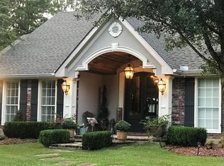 71 Lakeside Dr, Carriere, MS 39426