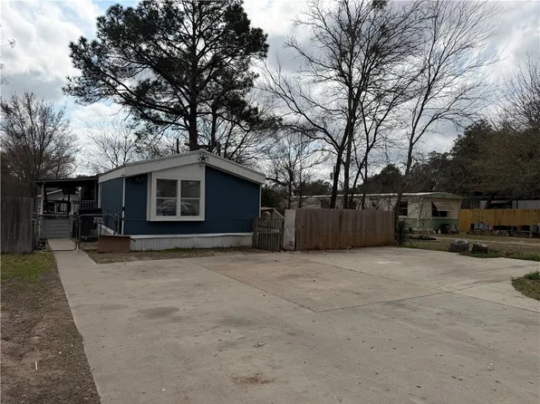 2207 Emerald Dr, Bryan, TX 77803