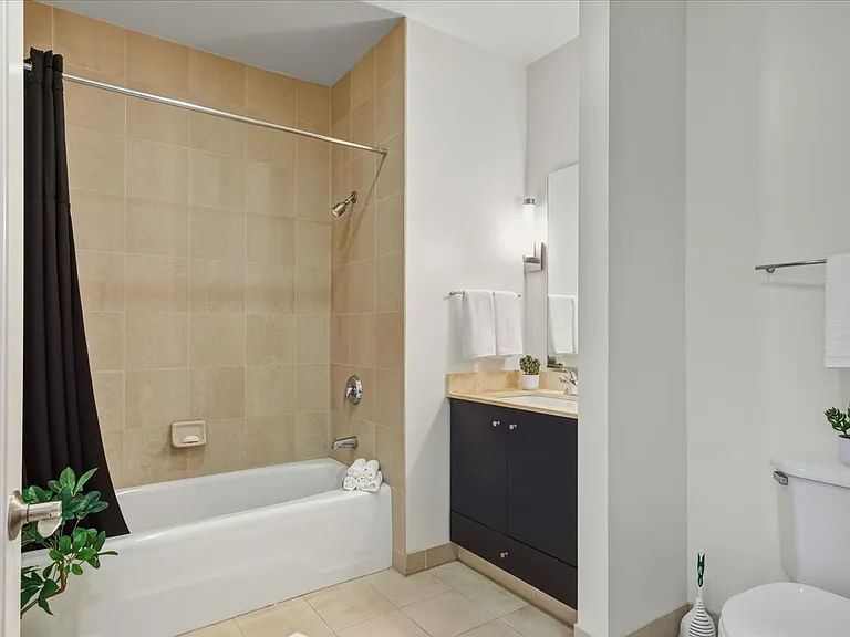 809 Clay St — Photo 12