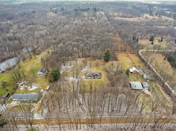 10301 Allen Rd, Clarkston, MI 48348