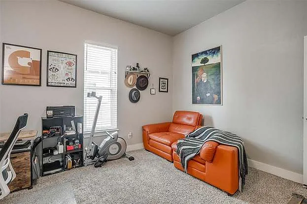 2905 S Jennings Ave — Photo 36