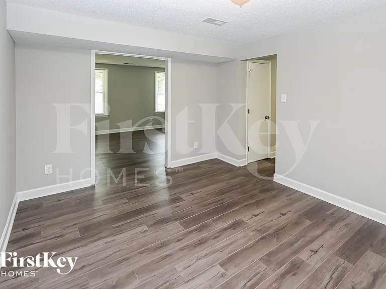 10800 Balbriggan Ct — Photo 3