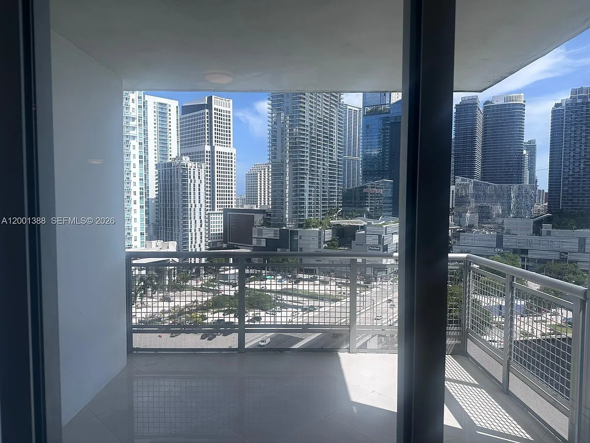 Building Photo - 350 S Miami Ave #1908