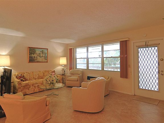 2nd image of 29 Richmond D #29