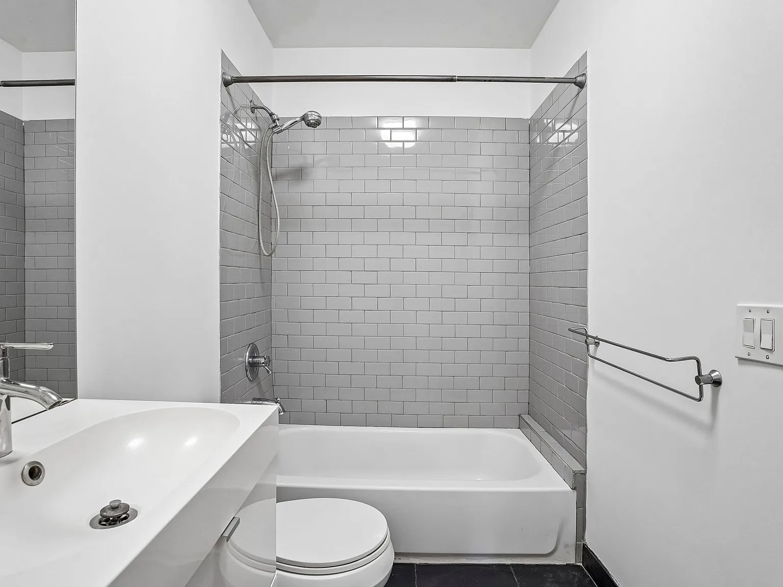 2 bed, 950 sqft, $2,850 — Photo 4