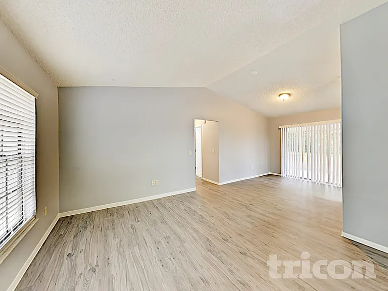 1778 Hazelton Ave — Photo 4
