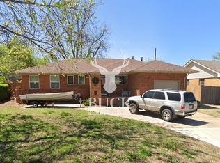 10401 Ridgeview Dr, Oklahoma City, OK 73120