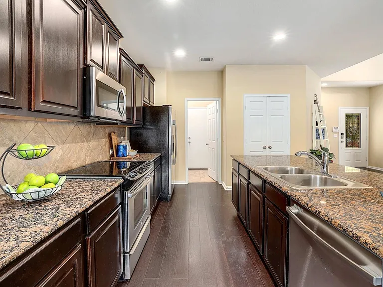 16021 Travesia Way — Photo 12