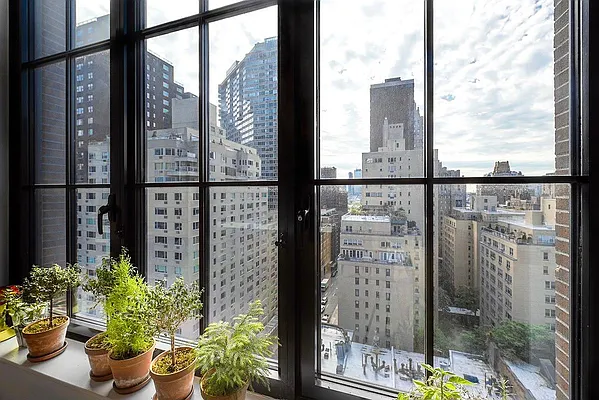 Rented by R New York | media 12