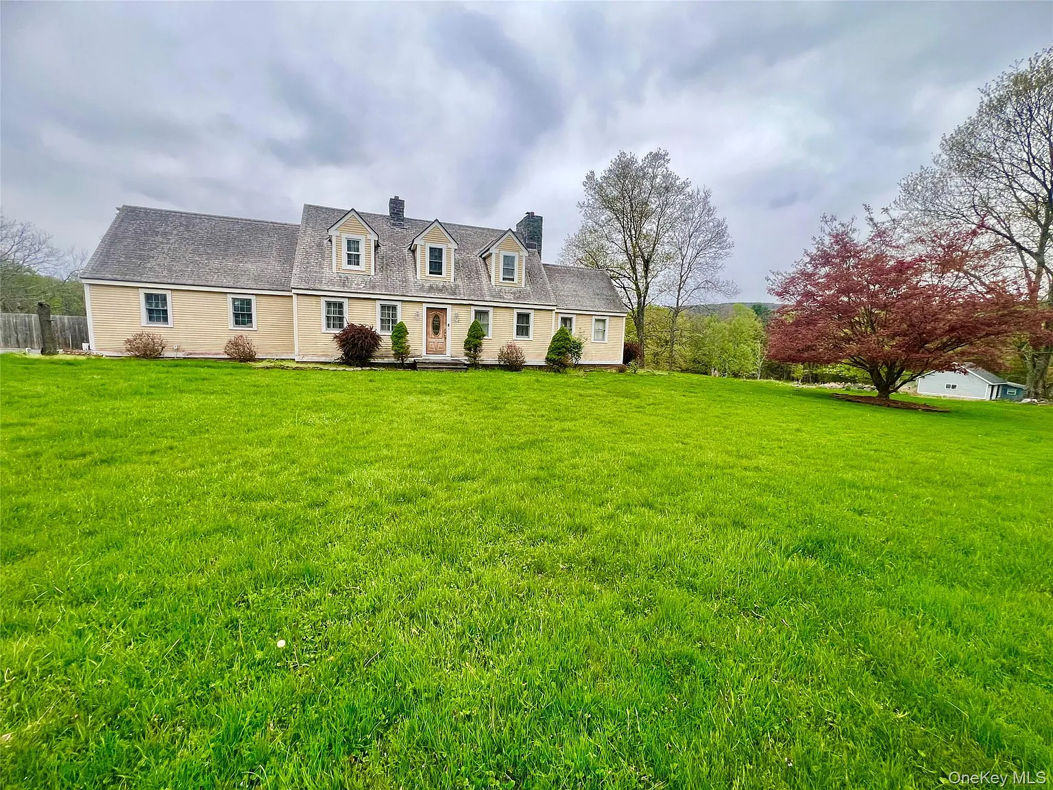 3 bed, 1.5 bath, 1894 sqft, $3,300 — Photo 1