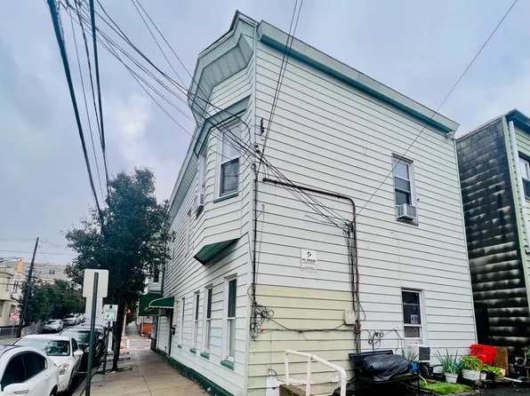 1815 Kerrigan Avenue image 3 of 14