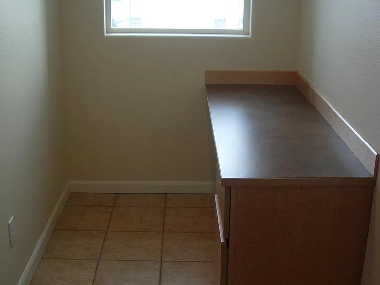301 W Ridgeview Ln — Photo 8