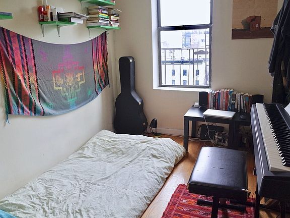 5th image of 190 S 8th St APT 37