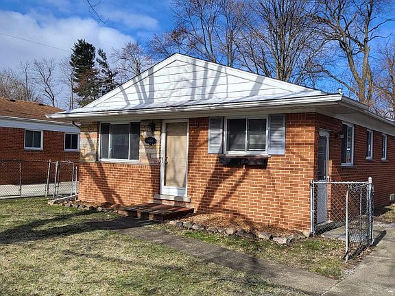2nd image of 31819 Jefferson Ave