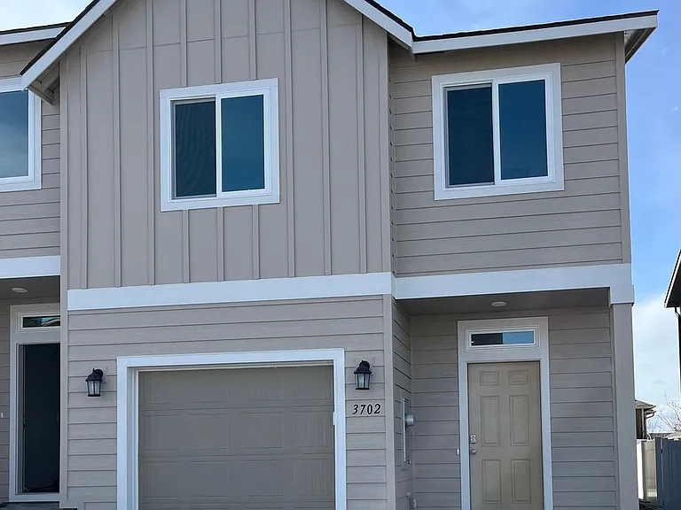 3702 S Roosevelt Pl — Photo 1
