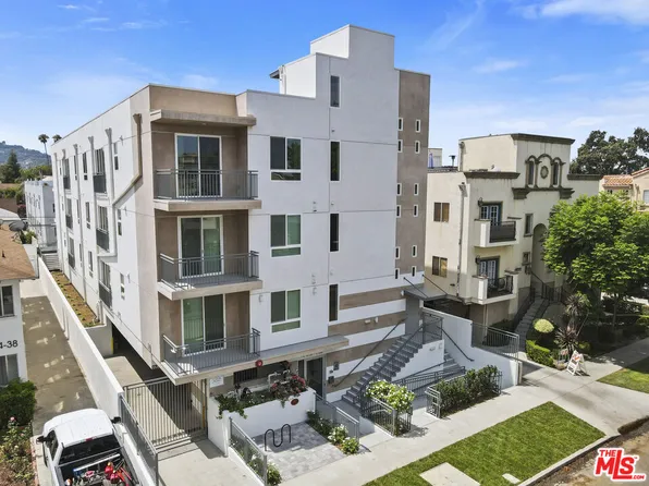11042 La Maida St #203, North Hollywood, CA 91601