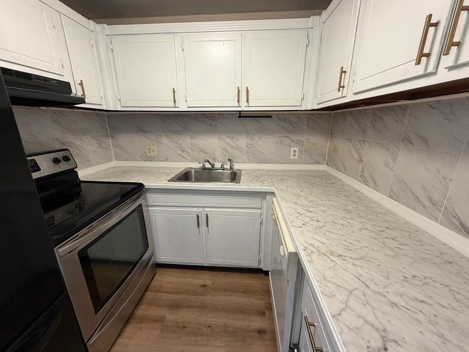 2 bed, $1,650 — Photo 2